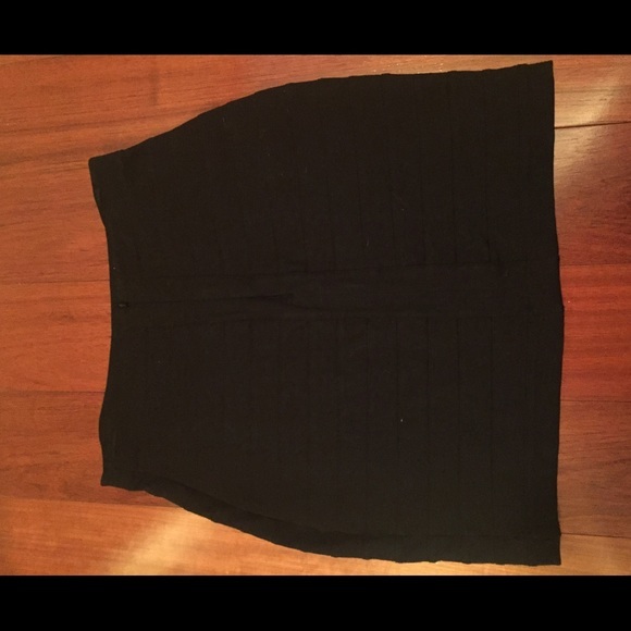 NWOT Black (bodycon) EXPRESS skirt Size 8 - Picture 2 of 3